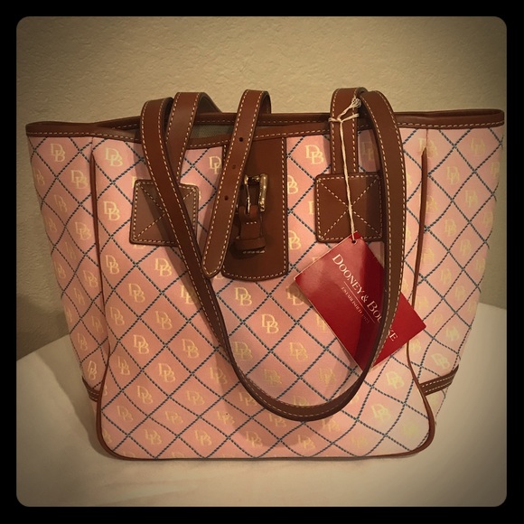 Dooney & Bourke Handbags - 💖Dooney & Bourke Pink Tote 💖NWT💖